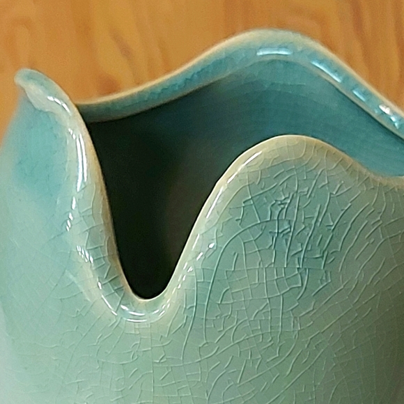 Handmade Ceramic Graduated Neutral Vase - Picture 12 of 13